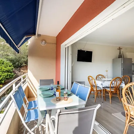 Le Marbello By Interhome Daire Le Lavandou